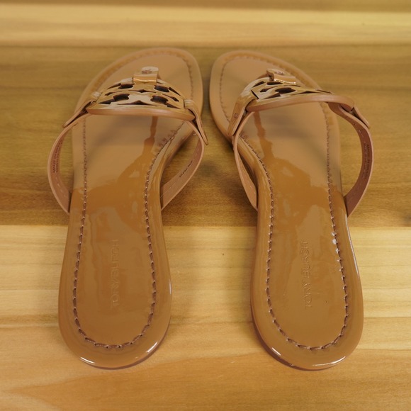 Tory Burch Miller Sandals Womens 8M Tan Patent Leather Logo Thong Flip Flops - Picture 4 of 6